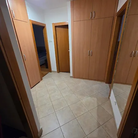 Stan Stari Aerodrom * Podgorica